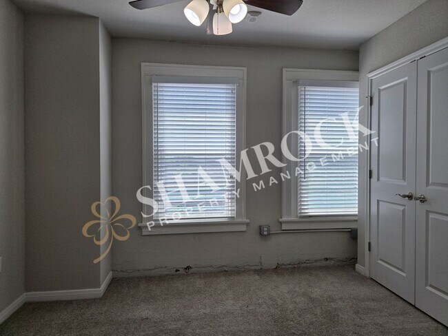 Building Photo - 1307 Austin Ave