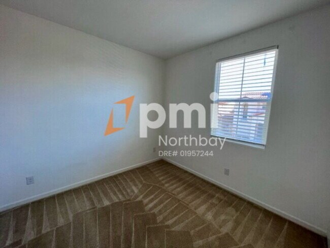 Building Photo - 406 Alyssum Dr