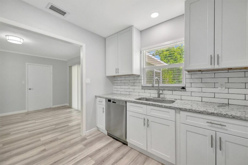 Building Photo - 3816 1st Ave W