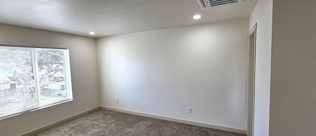 Building Photo - Beautiful New Construction Duplex