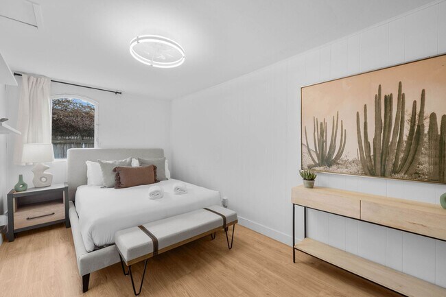 Building Photo - 344 Bonair St