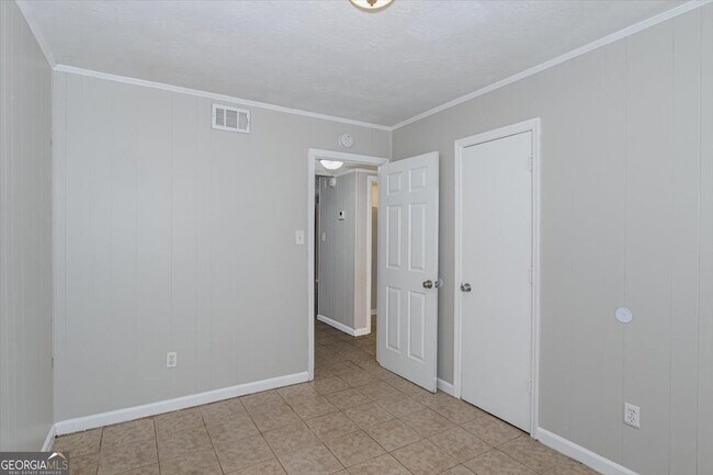 Building Photo - 1232 12th St