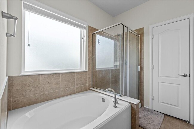 Building Photo - 24526 Forest Canopy Dr