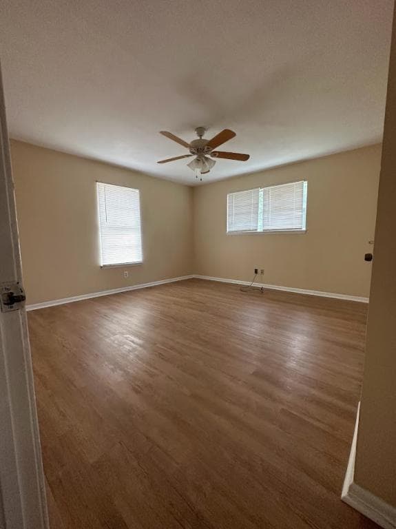 Building Photo - 312 N Ave B