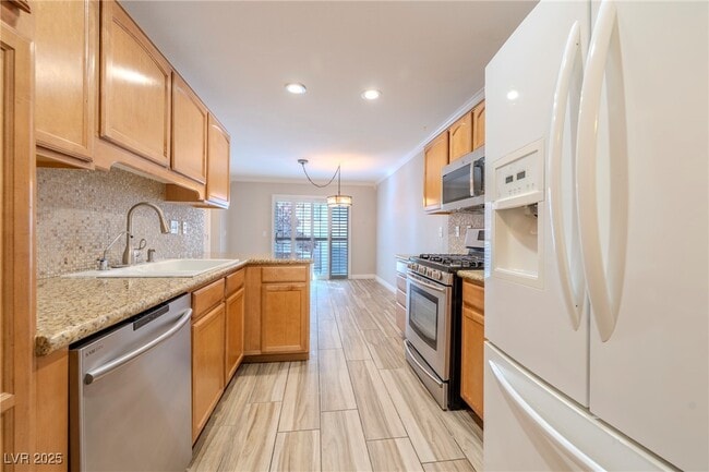 Primary Photo - 512 Crumpler Pl