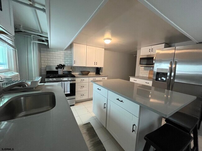 Building Photo - 6 N Nashville Ave