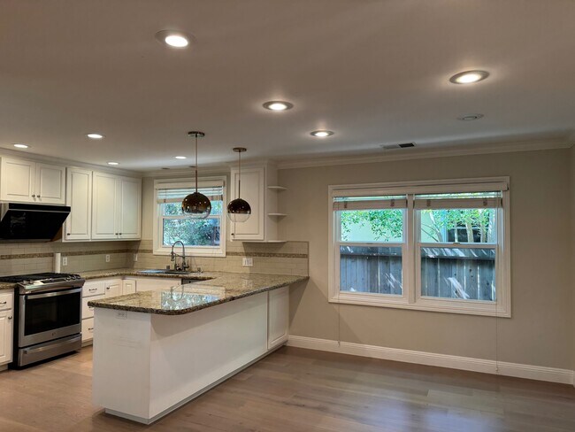 Building Photo - 758 Arnold Way
