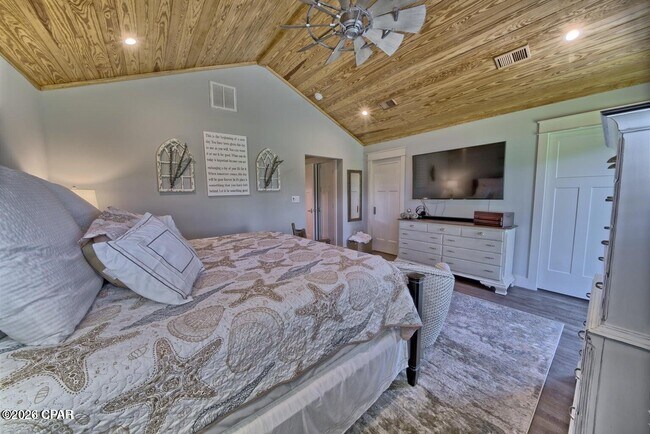 Building Photo - 263 Lullwater Dr
