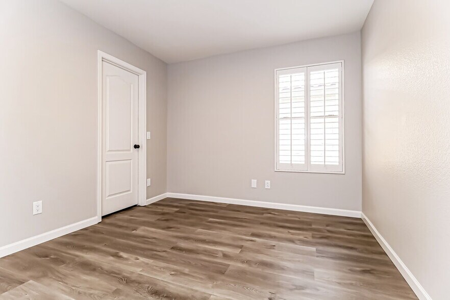 Building Photo - 17205 N Chance Dr
