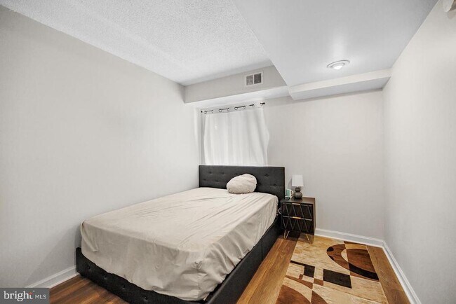 Building Photo - 3808 Laramie Pl