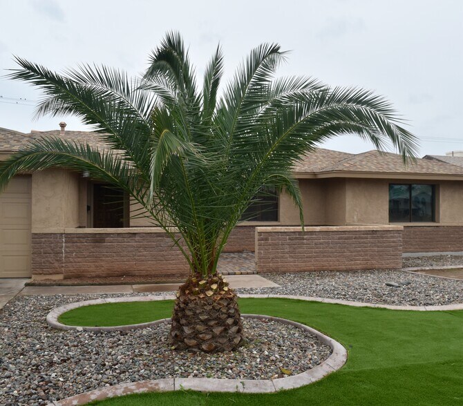 Building Photo - 1119 E Riviera Dr