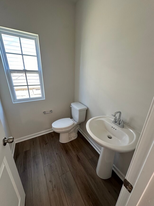 Building Photo - 220 Paneer Ln