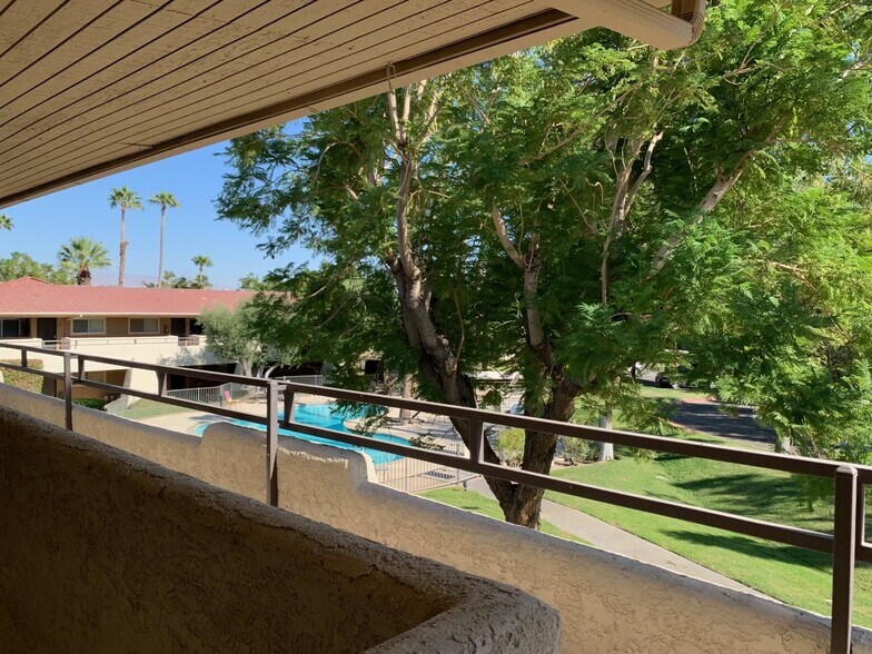 Building Photo - 470 N Villa Ct