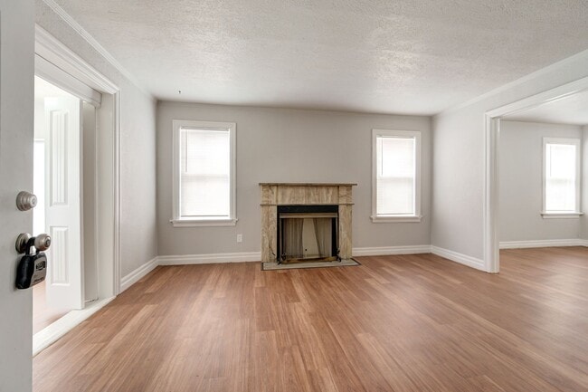 Building Photo - 817 East Dr
