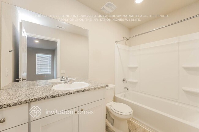 Building Photo - 922 Albatross Wy