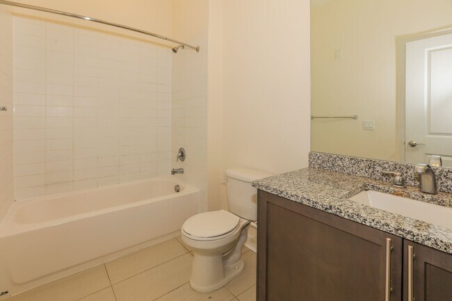 Building Photo - 2/Bedroom 2/ Full Bath - A+ Waterfront Location Near Ferry