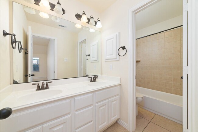 Building Photo - 16726 Aliana Lakes Ct