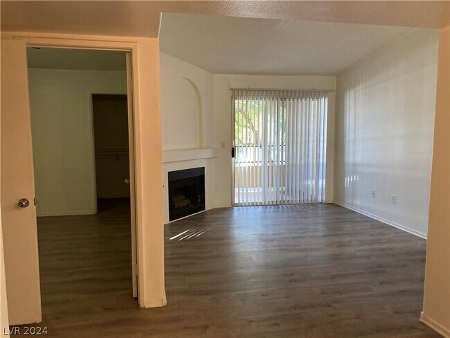 Building Photo - 7885 W Flamingo Rd