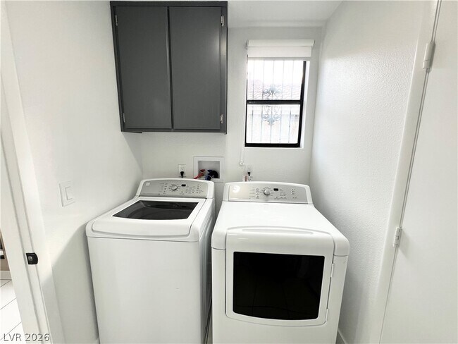 Building Photo - 4580 Allenford Dr