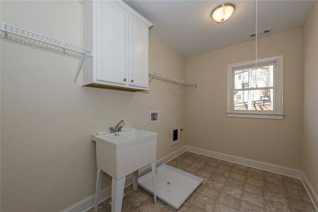 Building Photo - 6220 Leeward Tide Ct
