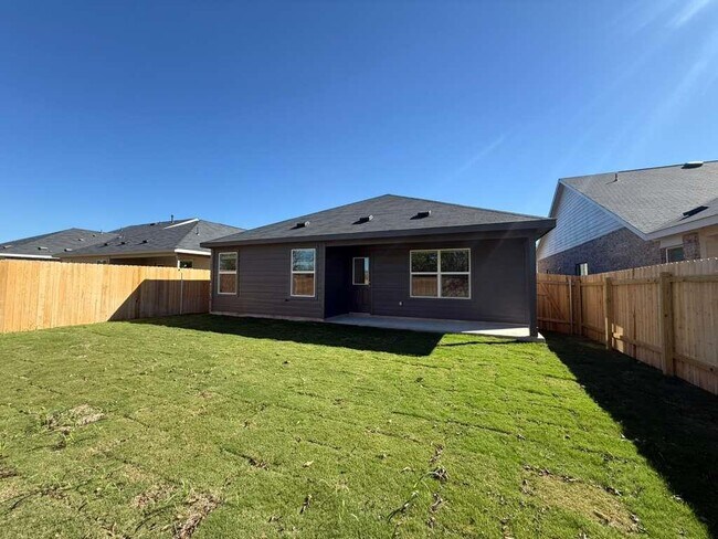 Building Photo - 577 Sormonne Lp