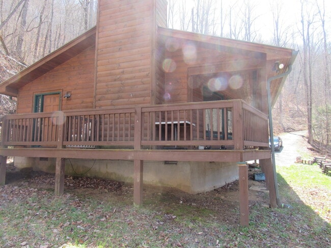 Building Photo - $1,400 - 2 Bedroom / 1 Bath Cabin in Tuckaseegee with Lovely Mountain View