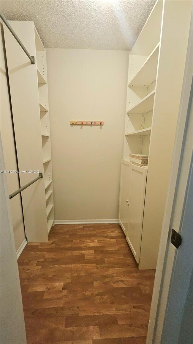 Building Photo - 3038 NW 69th Ct