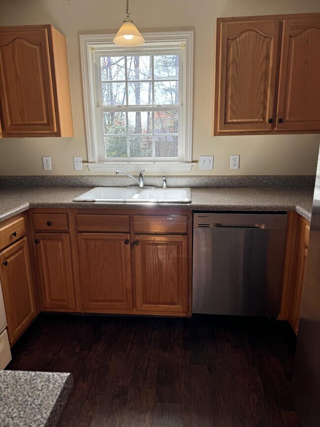 Building Photo - Charming 3-Bedroom, 2-Bathroom Home for Rent – Perfect for Comfortable Living!