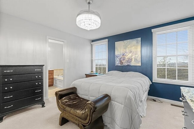 master bedroom - 903 Raymond Dr