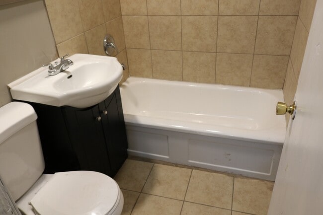 Building Photo - West Side of Gary Home Section 8 Welcomed