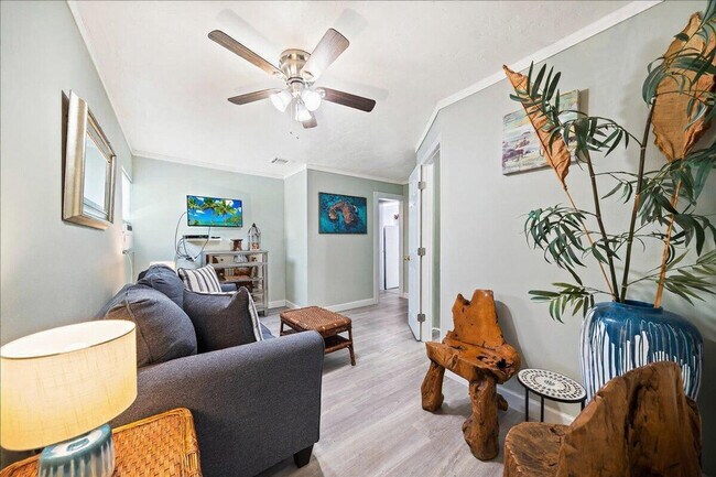 Building Photo - 140 McLeod St