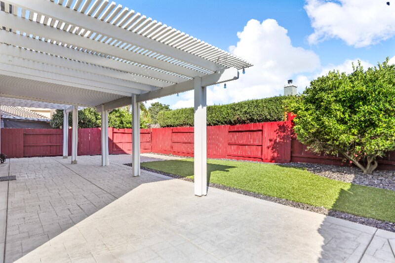 Building Photo - 2201 Bridle Creek Cir