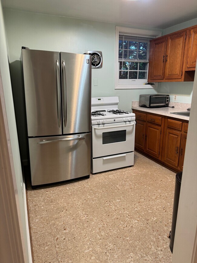 Building Photo - 618 S Quincy St