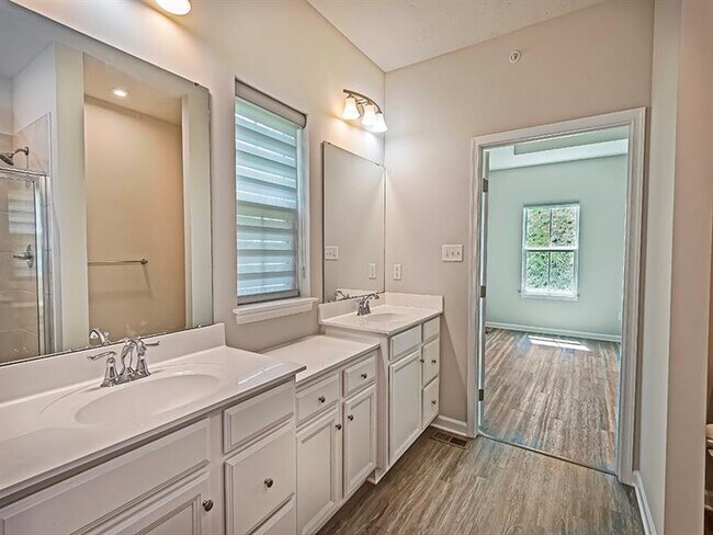 Building Photo - 117 Melinda Ct