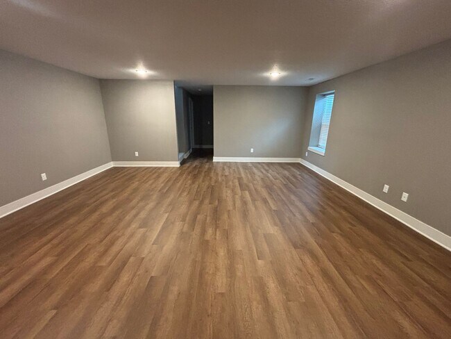 Building Photo - 4606 S Doris Ct