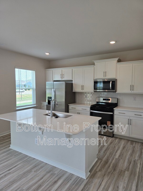 Building Photo - 549 Blackpool Ct