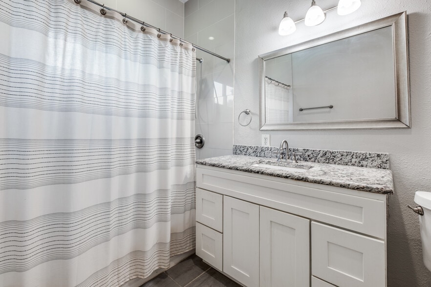 Building Photo - 513 Melba St