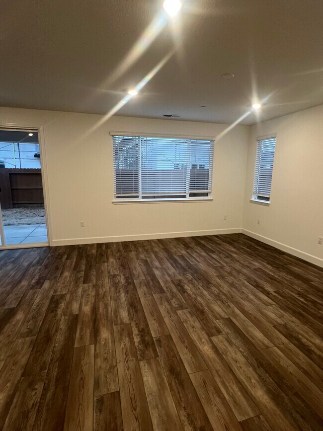 Building Photo - 5032 Pinaleno Wy