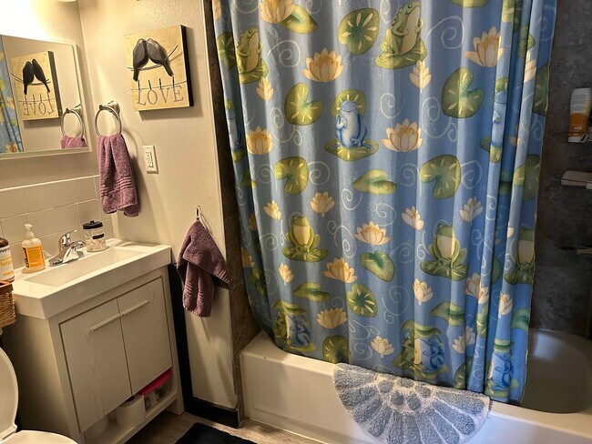 Building Photo - 818/820 Platt Street