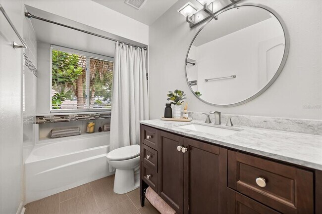 Building Photo - 989 Summer Lakes Dr