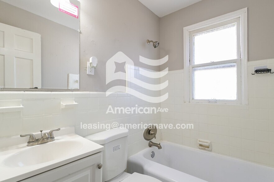 Building Photo - 7731 Bloom Dr