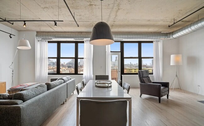 Building Photo - 6 S Laflin St
