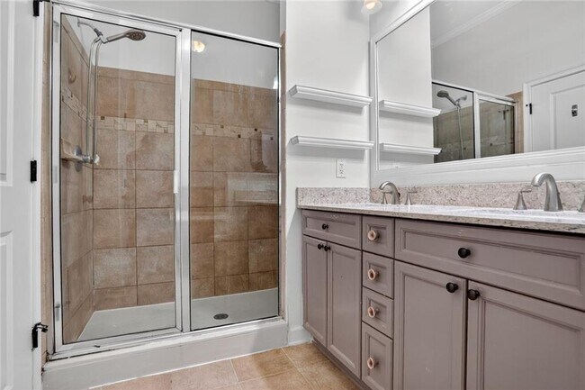 Building Photo - 11 Perimeter Center E