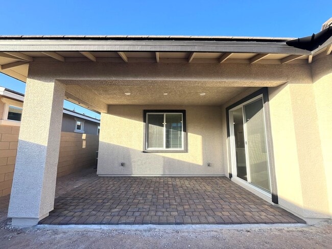 Building Photo - *** MOVE-IN SPECIAL*** BRAND NEW 4 bedroom with In-law suit 3 bath home located in Henderson, NV!