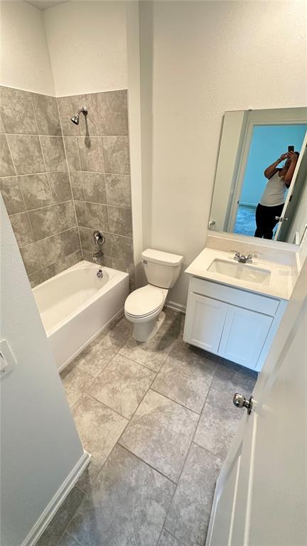 Building Photo - 3255 Laurent Lp