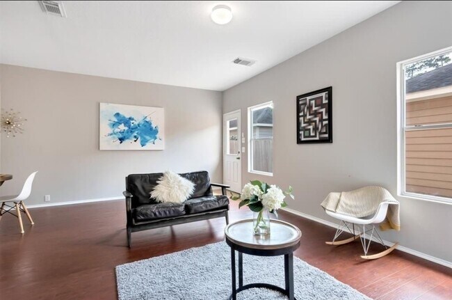 Building Photo - 23843 Single Oak St