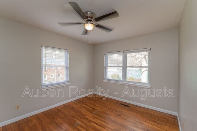 Building Photo - 501 Milledge Rd