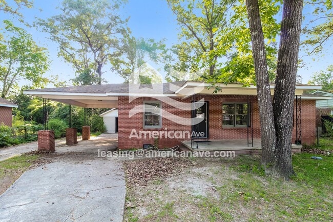 Building Photo - 136 Evergreen St