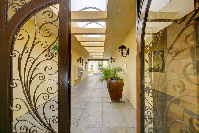 Building Photo - 4128 Whitsett Ave