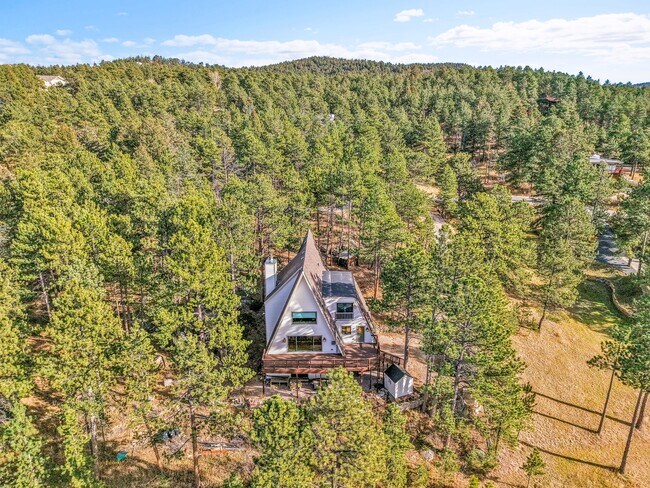 Building Photo - 28195 Cragmont Dr